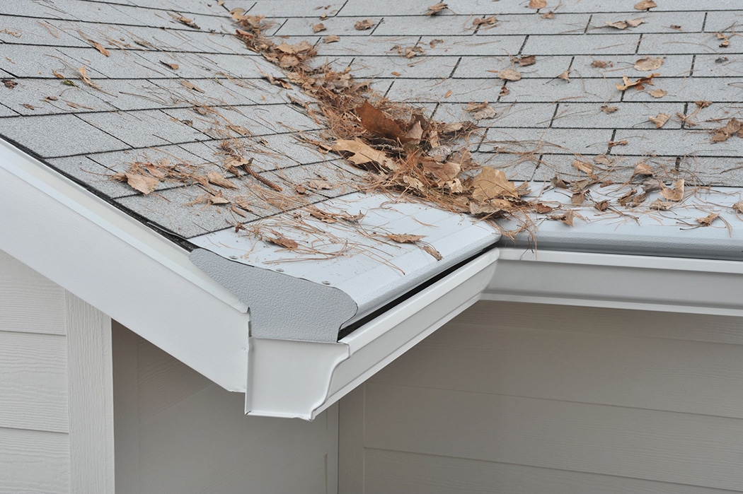 How to Repair a Leaking Gutter